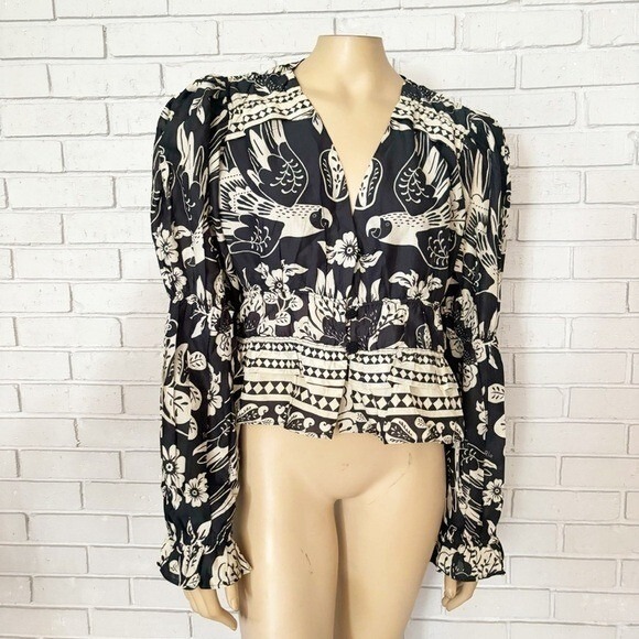 FARM Rio Tops - Farm Rio Black White Tropical Bird Print Puff Sleeve Cropped Blouse | Large